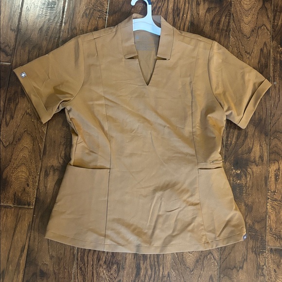 NWT!  Figs Women's Top & Pants Set,
Color earth - Picture 10 of 12